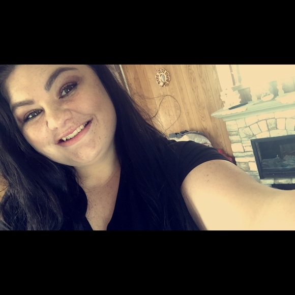 Meet your Posher, Brittany - Picture 1 of 1